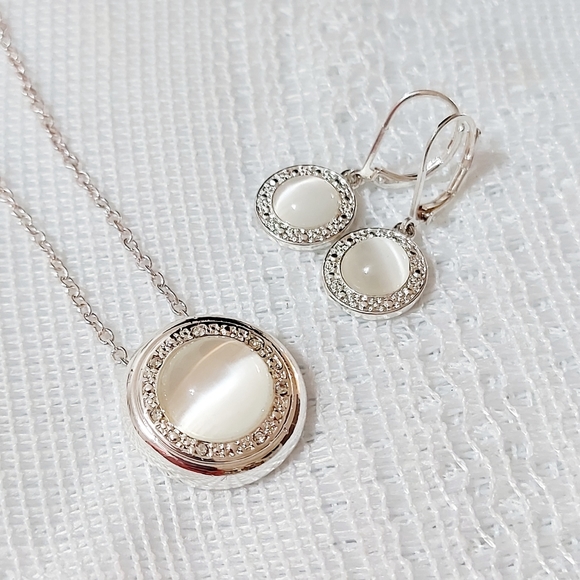 Necklace and earrings set - Picture 7 of 10